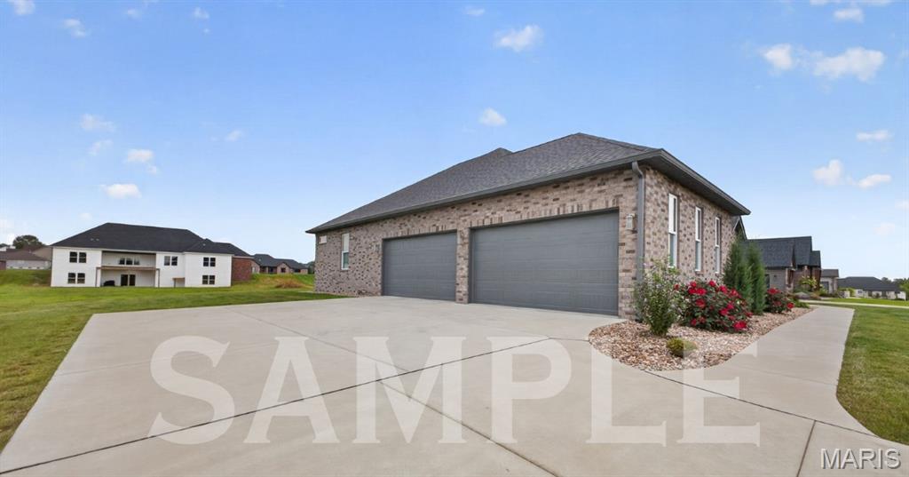 1362 Walnut Ridge Drive Property Photo 2