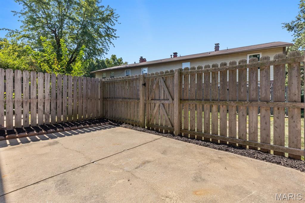 39 Park Charles Boulevard D Property Photo 37