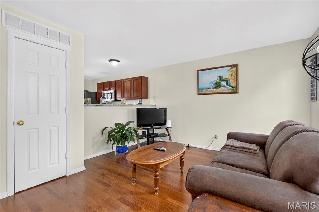 871 Boardwalk Springs Place Property Photo 6