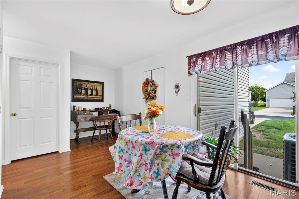 871 Boardwalk Springs Place Property Photo 9