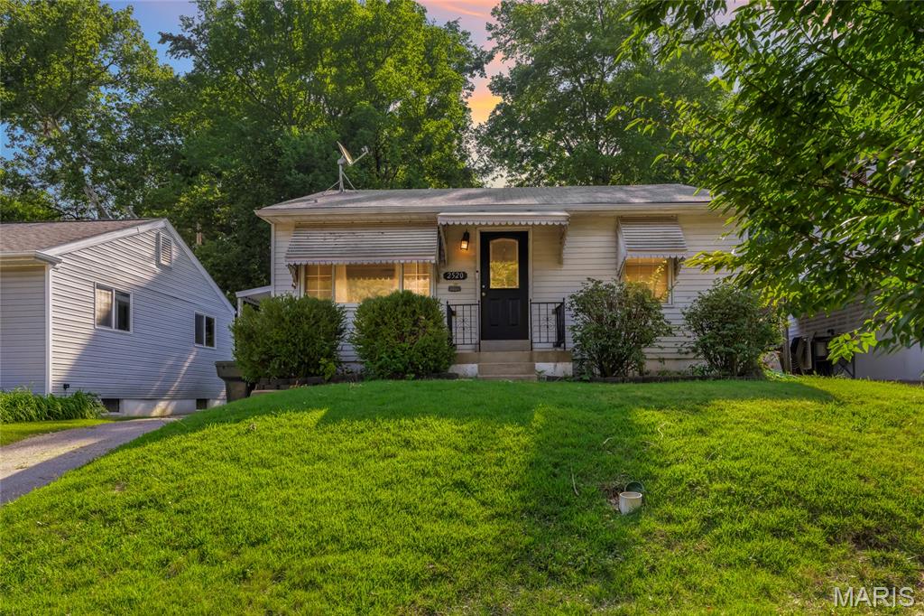 2520 Tamm Avenue Property Photo 1