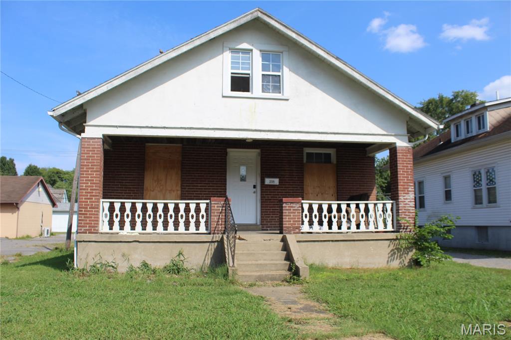 208 N West End Boulevard Property Photo 1