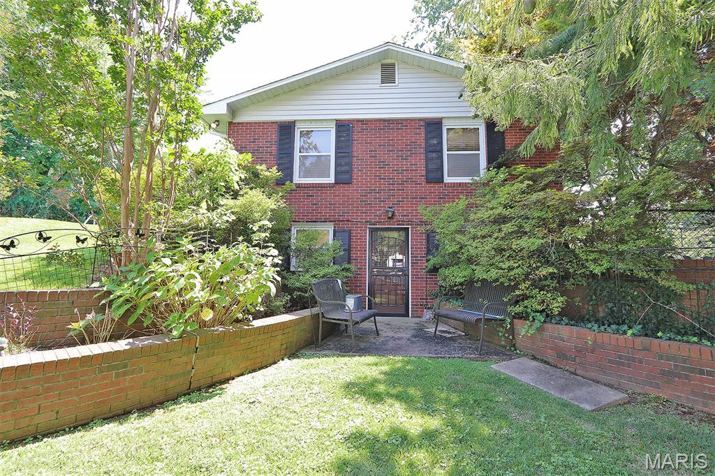 1106 Hilldale Circle Property Photo 9