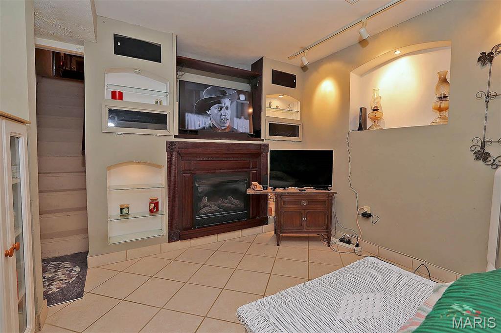 1106 Hilldale Circle Property Photo 29