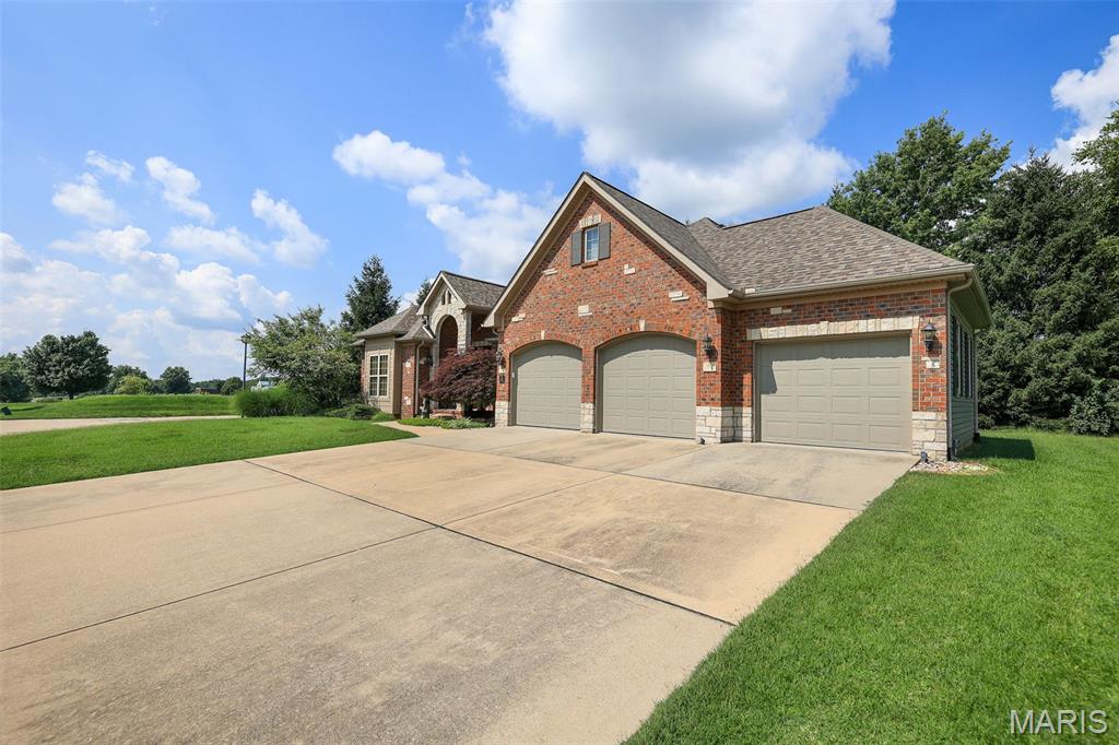 101 Fountain Drive Property Photo 4
