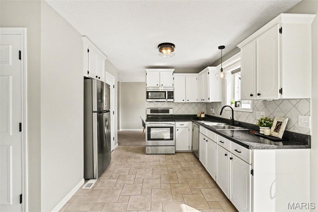 4533 Cambrook Drive Property Photo 8