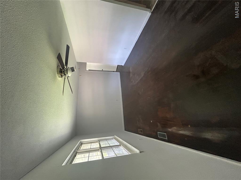 325 Moule Drive Property Photo 4