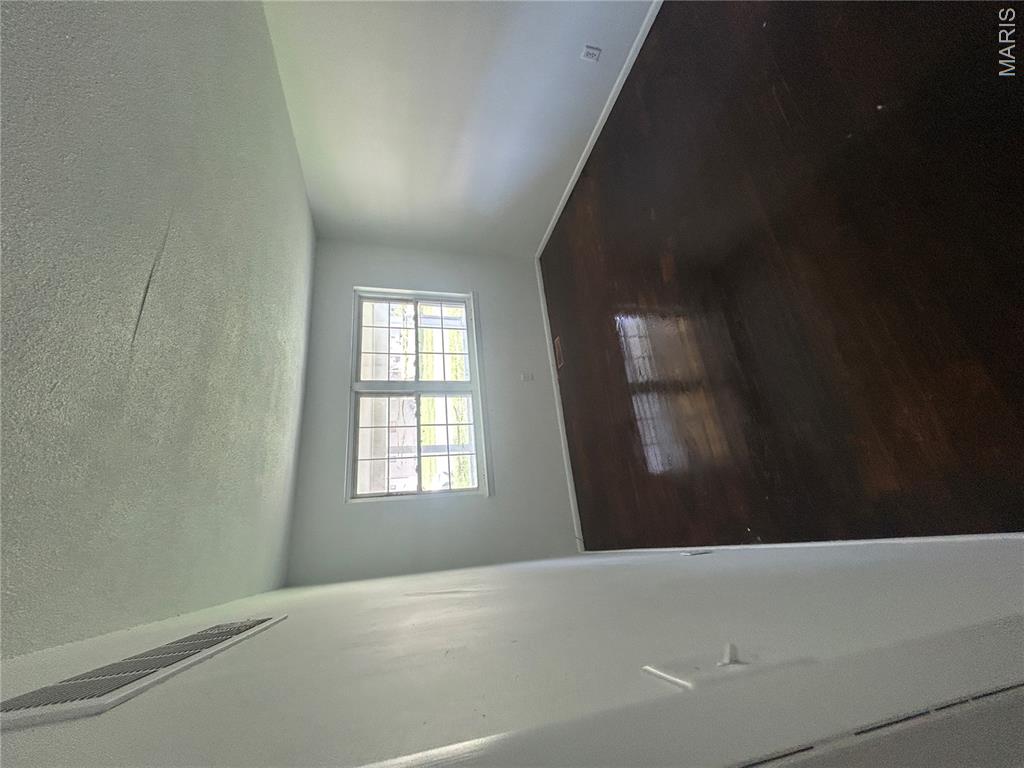 325 Moule Drive Property Photo 10