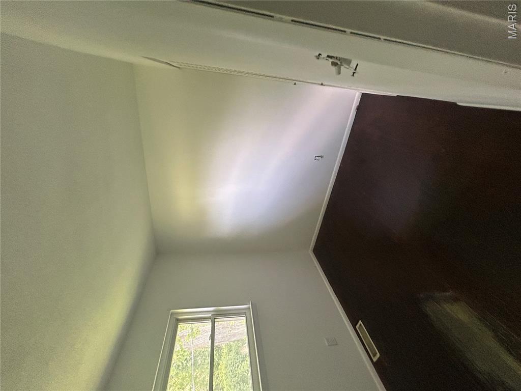 325 Moule Drive Property Photo 15