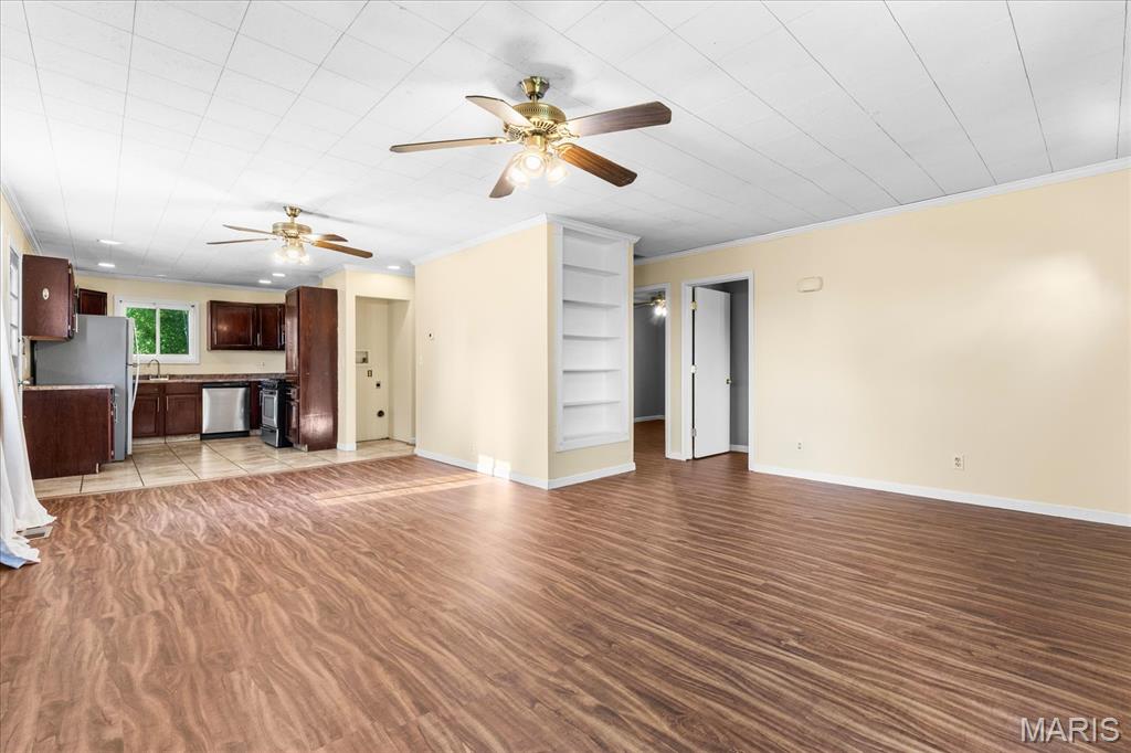 2068 Jolly Roger Drive Property Photo 9