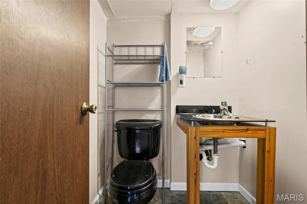 26055189 Property Photo 35