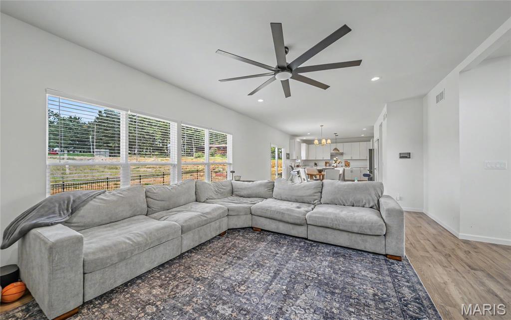 2201 Clover Property Photo 5