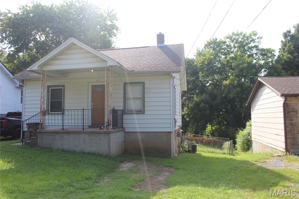 537 Albert Street Property Photo 2