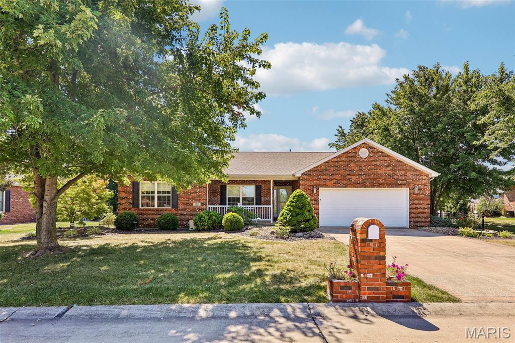 1056 Lakeview Drive Property Photo 2
