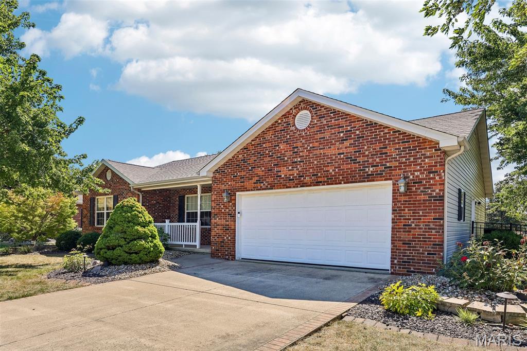 1056 Lakeview Drive Property Photo 4