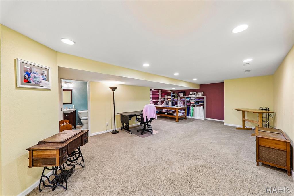1056 Lakeview Drive Property Photo 23