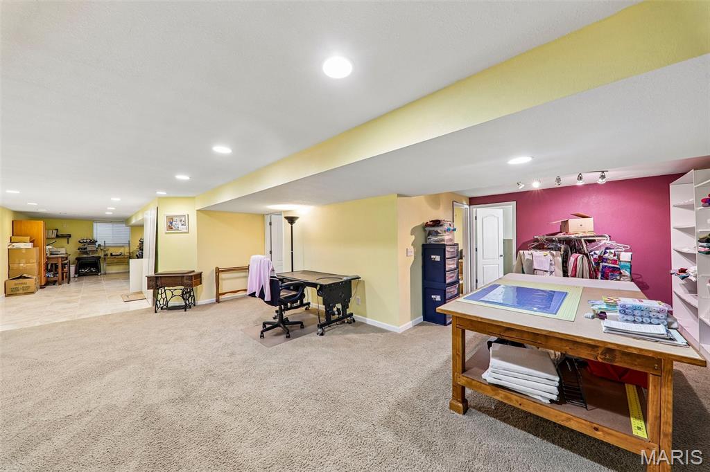 1056 Lakeview Drive Property Photo 24