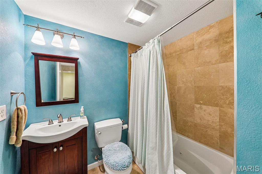 1056 Lakeview Drive Property Photo 35