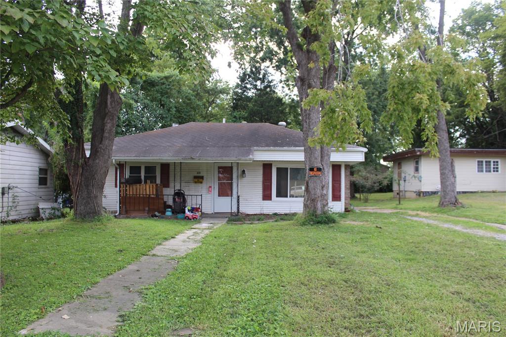 613 Albert Street Property Photo 1