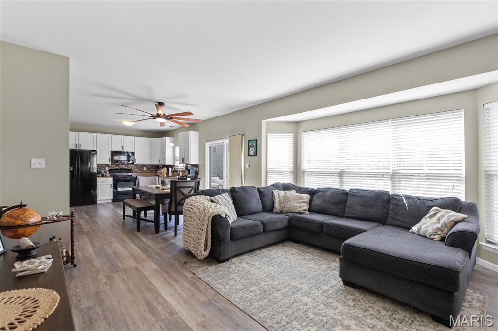 465 Fall River Lane Property Photo 4