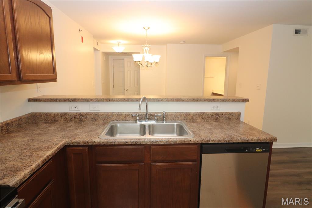 9740 Bexley Station Drive 7g Property Photo 14