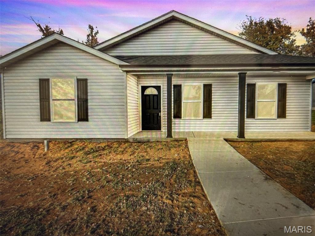 402 Houser Street Property Photo 1