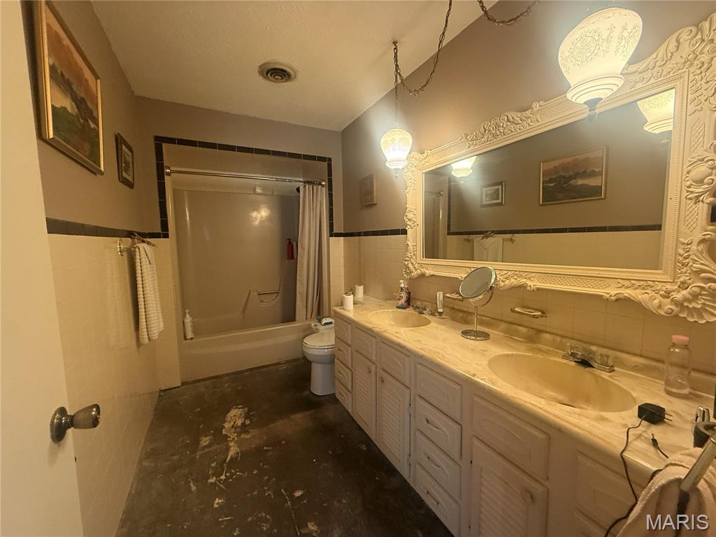 620 Dock Street Property Photo 13