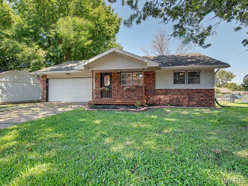1904 Teal Drive Property Photo 1