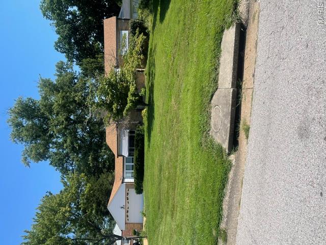 253 Turf Property Photo 2