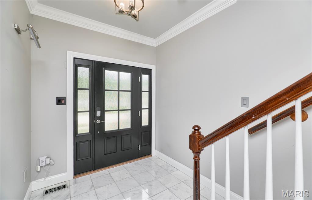 264 Greenshire Lane Property Photo 4