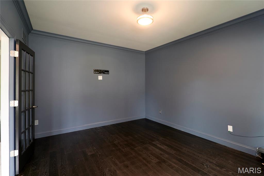 264 Greenshire Lane Property Photo 8