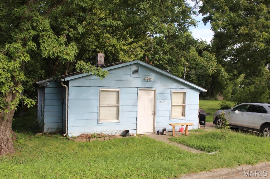 1528 N Water Street Property Photo 1