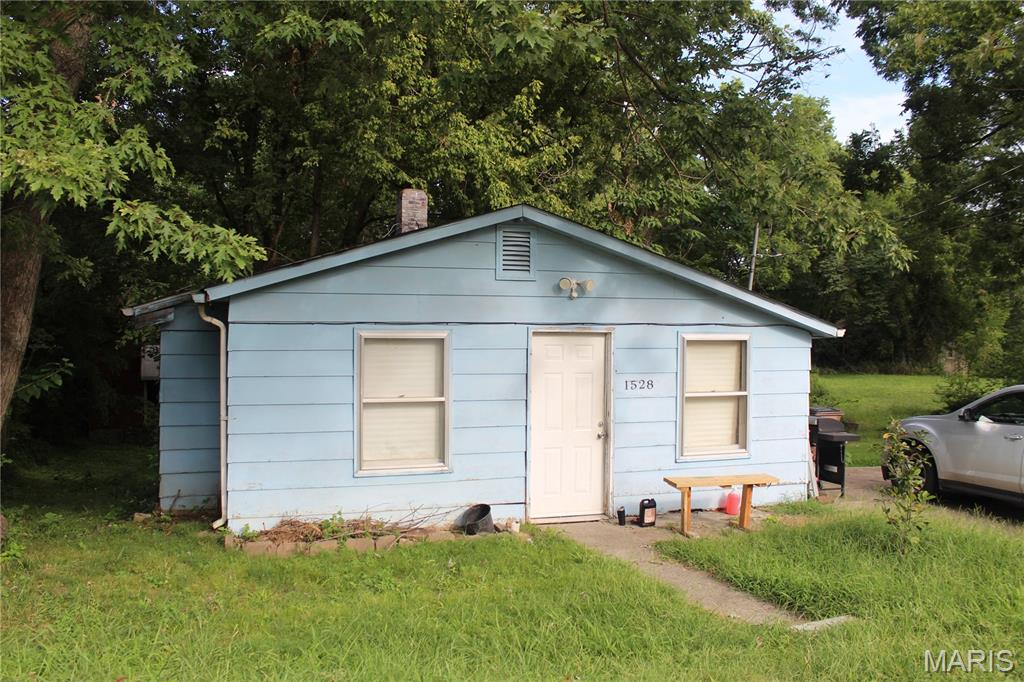 1528 N Water Street Property Photo 2