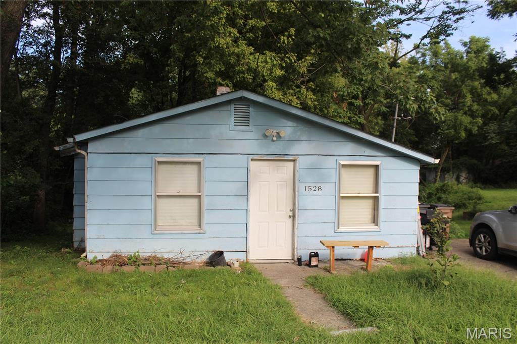 1528 N Water Street Property Photo 3