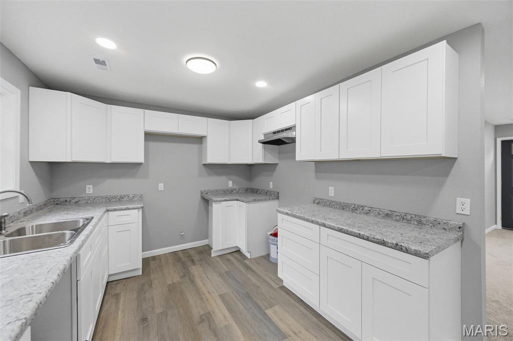 208 Elm Street Property Photo 4