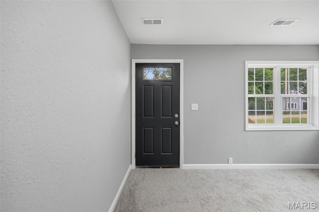 208 Elm Street Property Photo 8