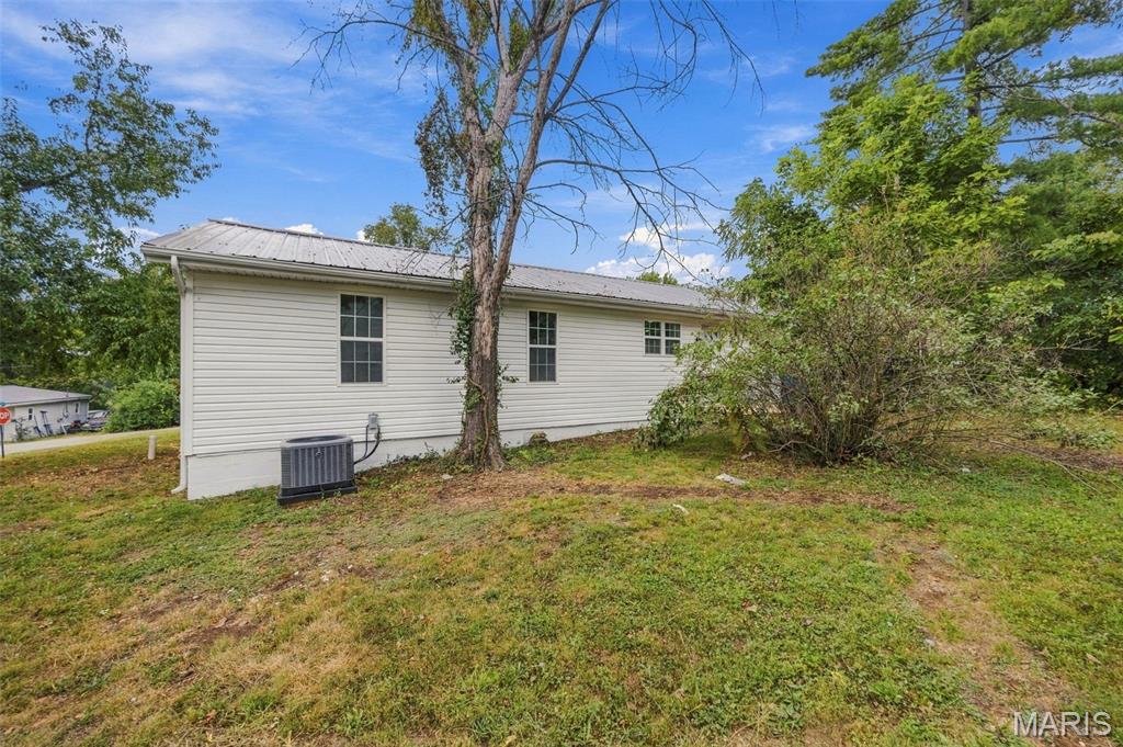 208 Elm Street Property Photo 27