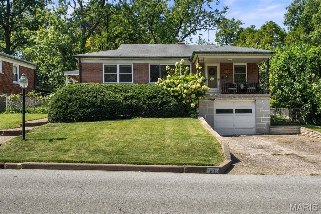 1613 Salem Hills Drive Property Photo 1