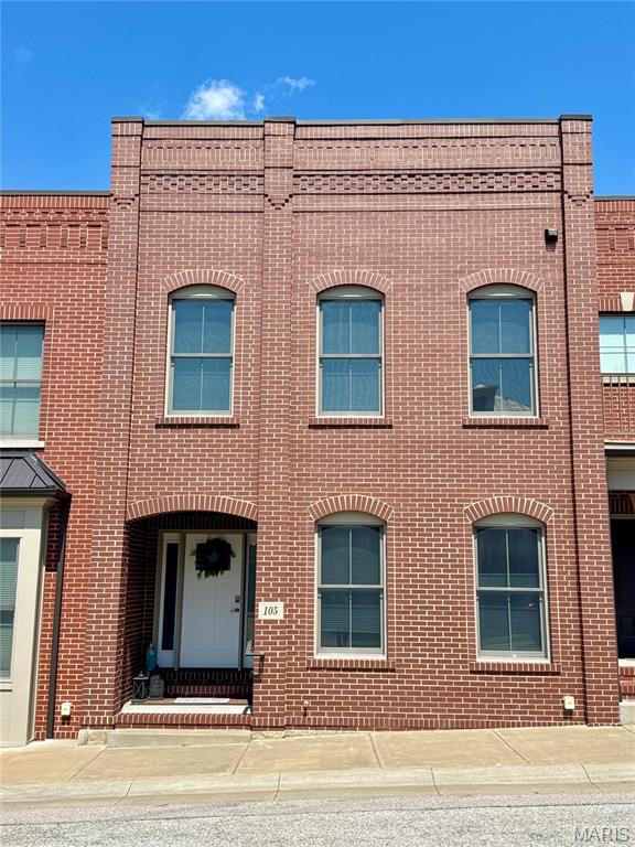 105 E Main Street Property Photo 1