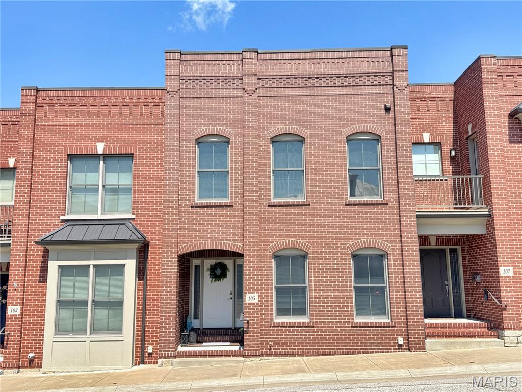 105 E Main Street Property Photo 1