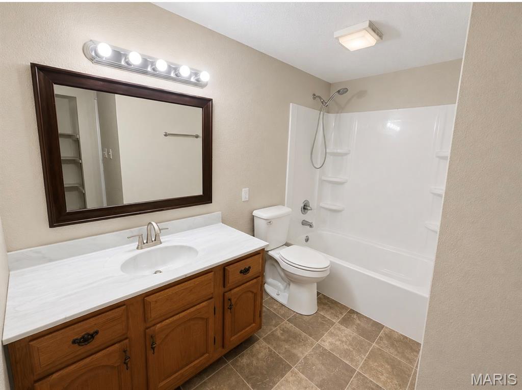 607 South Wood Avenue Property Photo 15