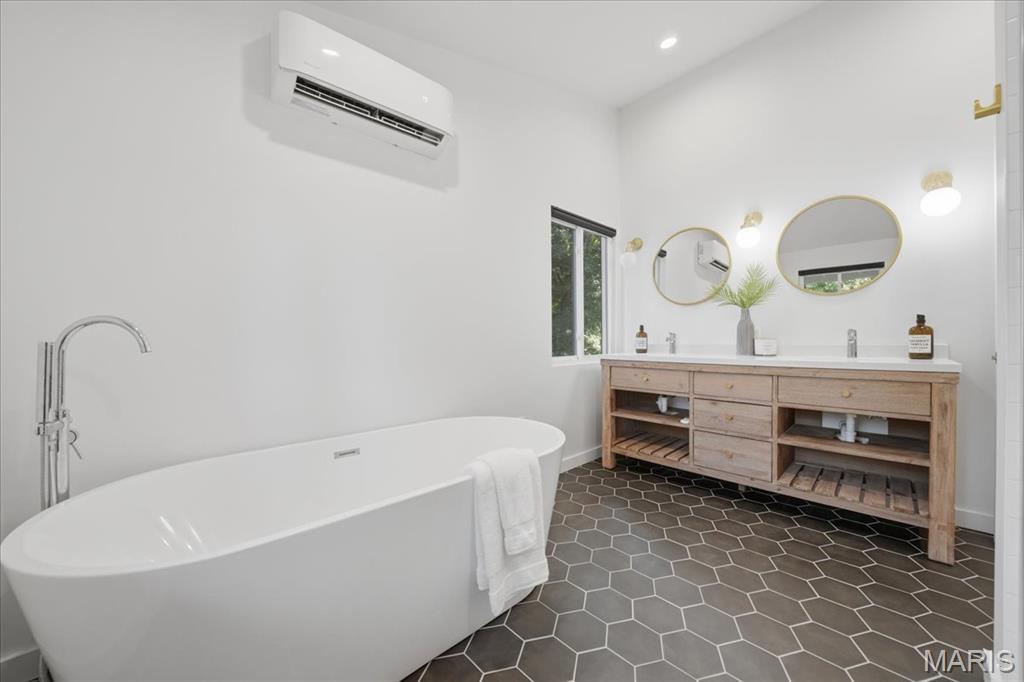 707 Genteman Road Property Photo 13
