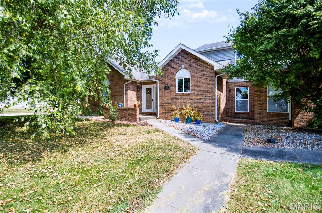 1003 Angela Court Property Photo 1