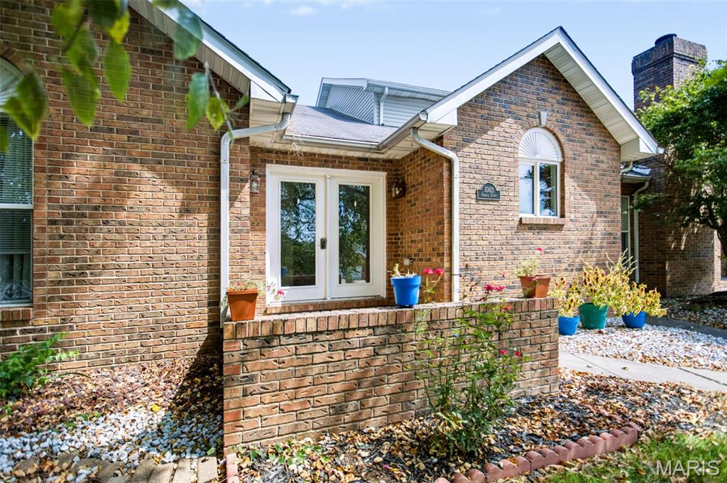 1003 Angela Court Property Photo 4