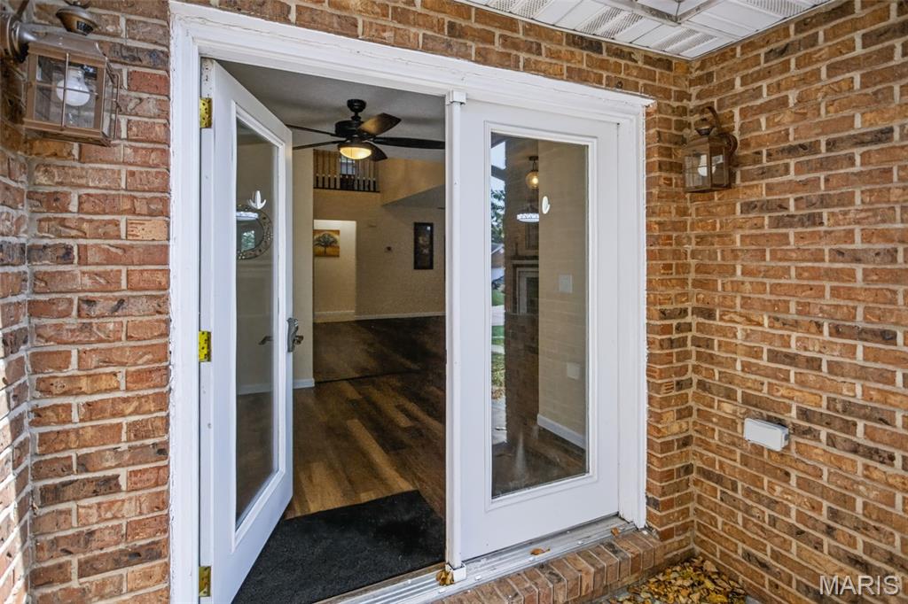 1003 Angela Court Property Photo 10