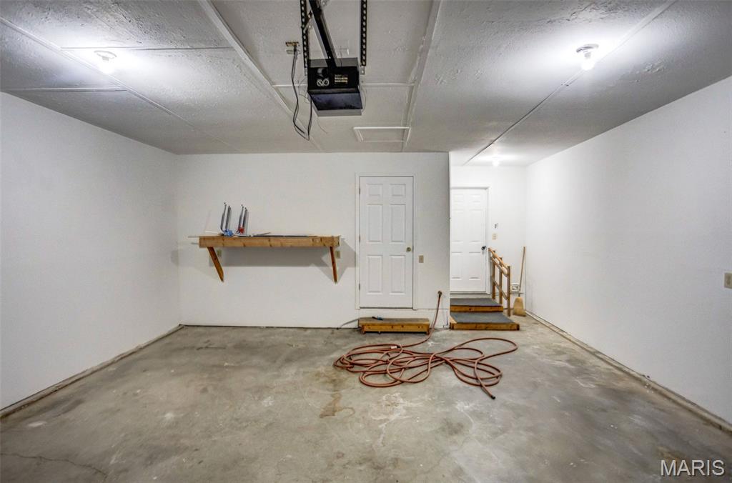 1003 Angela Court Property Photo 24