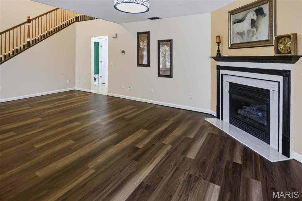 1003 Angela Court Property Photo 27