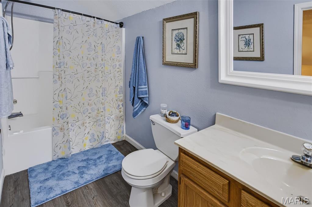 1003 Angela Court Property Photo 31