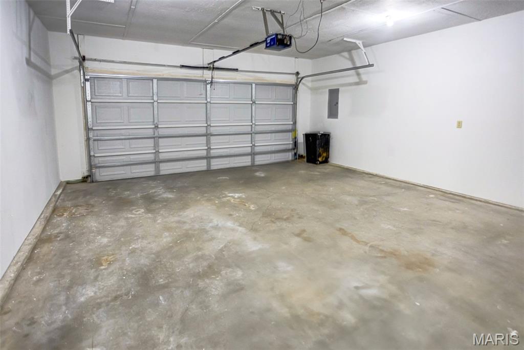 1003 Angela Court Property Photo 42
