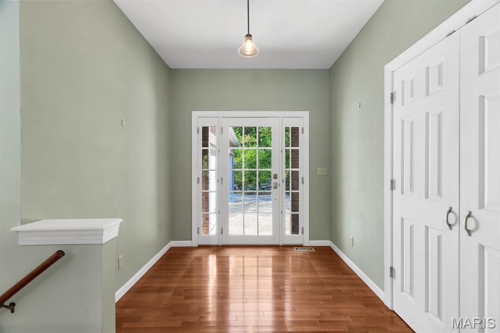 106 N Kings Road Property Photo 3